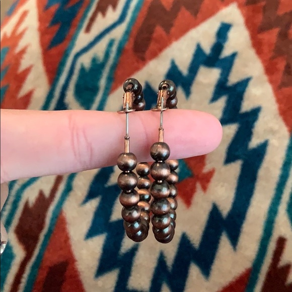 Navajo Pearl Hoop Earrings - Picture 2 of 3